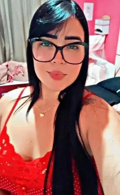 Mel, acompanhante independente com disponibilidade imediata