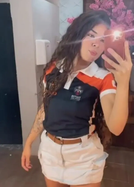 Clara, elegância e classe como acompanhante independente