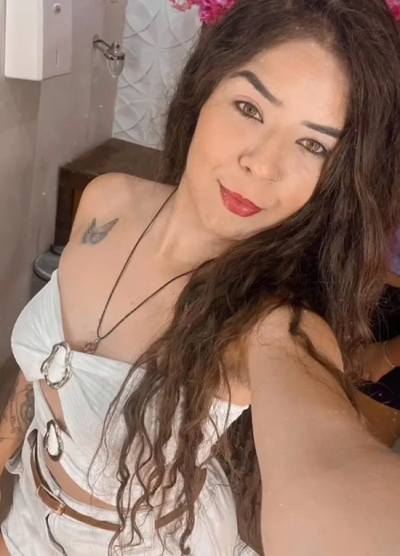 Clara, elegância e classe como acompanhante independente