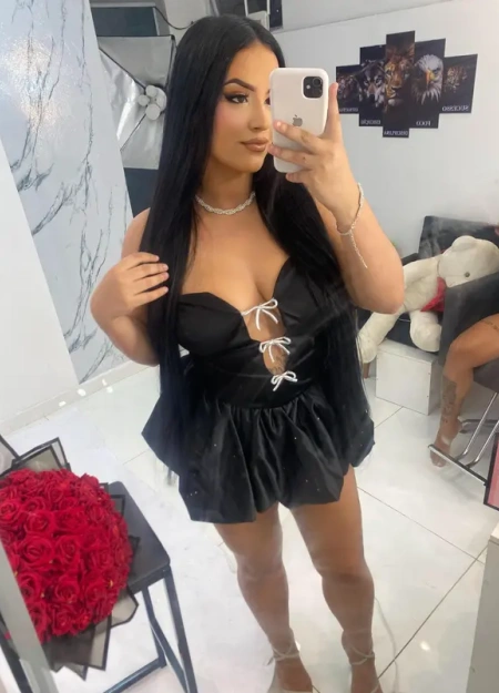 Karol , elegância e discrição no catálogo de Teresina