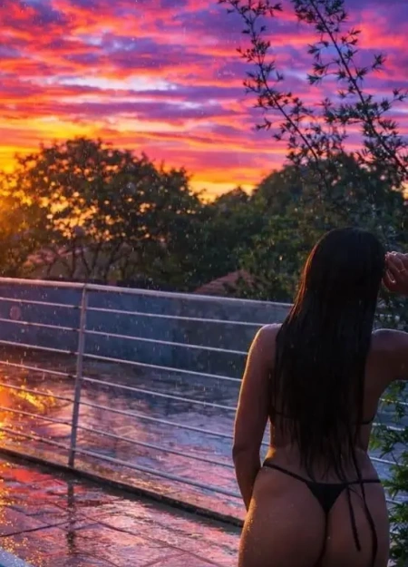 Procurando uma acompanhante? Stefani é uma ótima escolha