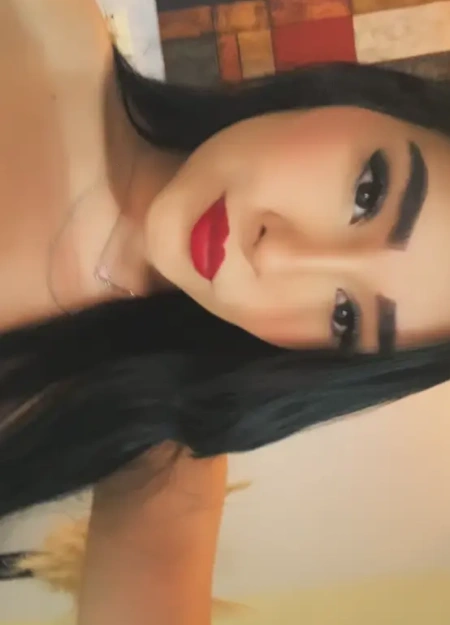 Larissa, uma experiência única com acompanhantes em Caldas Novas