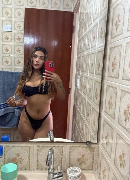 Encontros exclusivos com acompanhantes Ninfeta em Belo Horizonte como Raissa