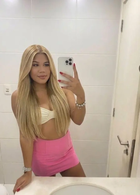 Lara oferece serviços de garota de programa Anal com total confiança