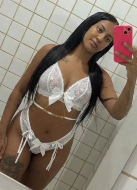 Jullia, uma das acompanhantes em Unaí mais procuradas
