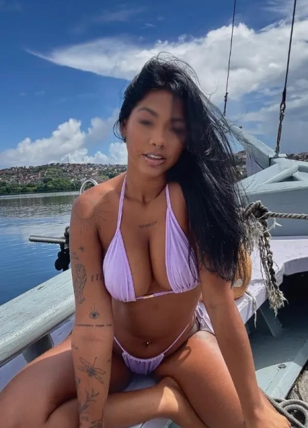 Agende seu encontro com Camila ferrari, acompanhante em Salvador com perfil ativo