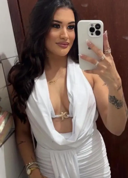 Ana Claudia, elegância e classe como acompanhante independente