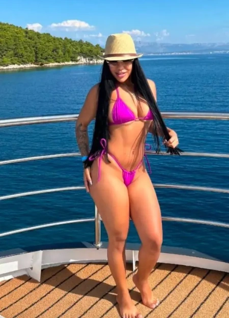 Yasmin, uma acompanhante confiável e verificada