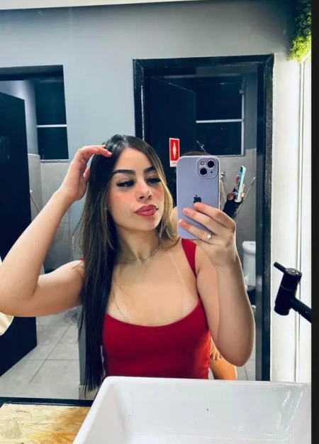 Júlia Almeida, uma das melhores acompanhantes Económica com fotos reais