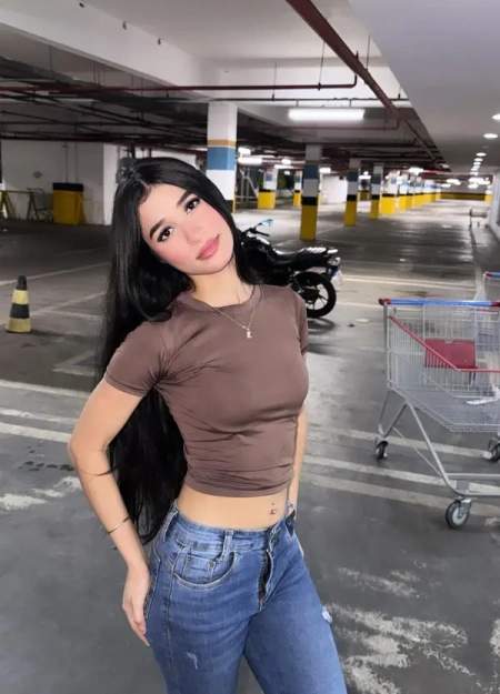 Melly, detalhes e fotos reais desta acompanhante De luxo