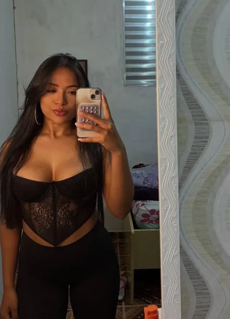 Larissa Almeida, uma das melhores acompanhantes grandes-mamas com fotos reais