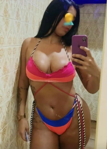Helena é a acompanhante Com local ideal para o seu encontro