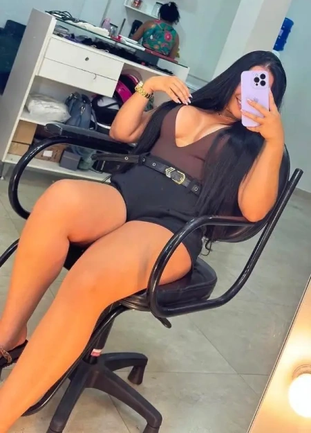 Procurando uma acompanhante? Laura emanuely é uma ótima escolha