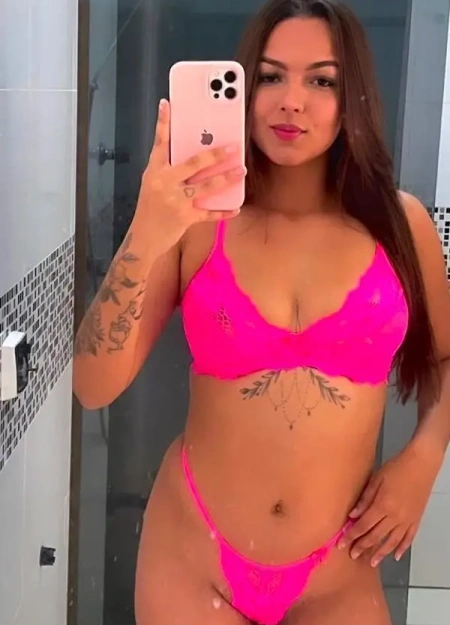 Bruna Gomes, acompanhante independente com disponibilidade imediata