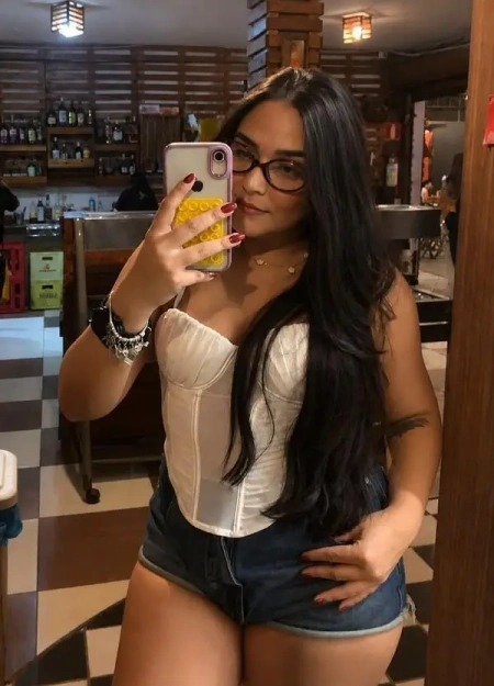 Juliety gouveia, uma experiência única com acompanhantes em Governador Valadares
