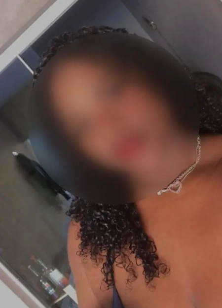 Ani está disponível agora como acompanhante VIP profissional