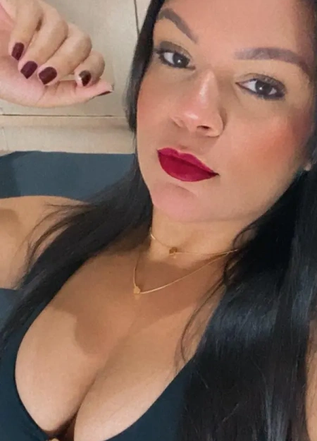Pamela Alencar se destaca no catálogo de acompanhantes por seu estilo