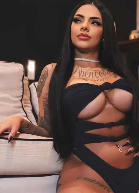 Carla Oliveira, uma das melhores acompanhantes grandes-mamas com fotos reais