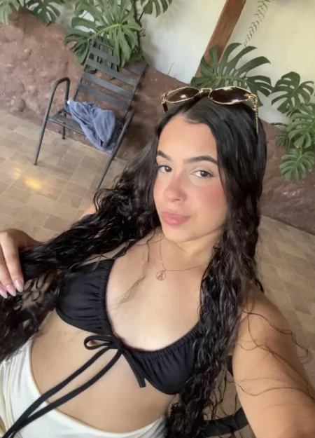 Alexia Oliveira se junta às melhores acompanhantes Ninfeta esta semana